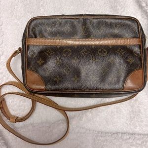 Louis Vuitton shoulder bag monogram Trocadero 27